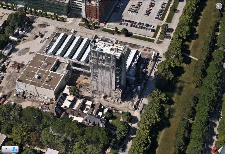 Building at the University of Chicago look like they are melting on Apple's maps app